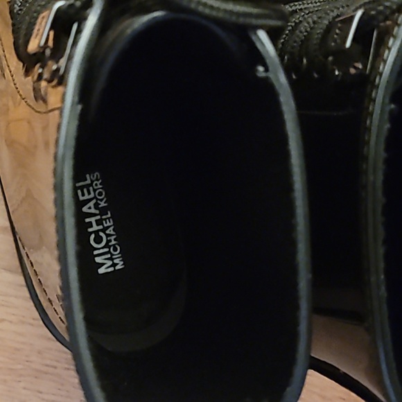 Michael Michael Kors Tavie combat rain boots. Size 7 - Picture 4 of 7